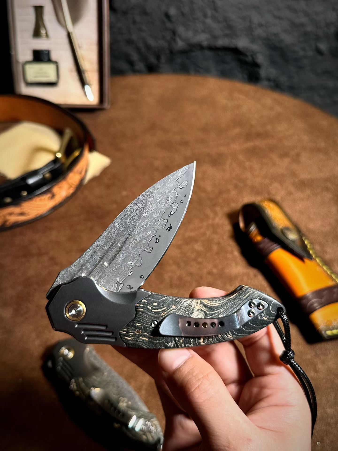 Cured Wood Handle Damascus Blade Outdoor Folding Knife