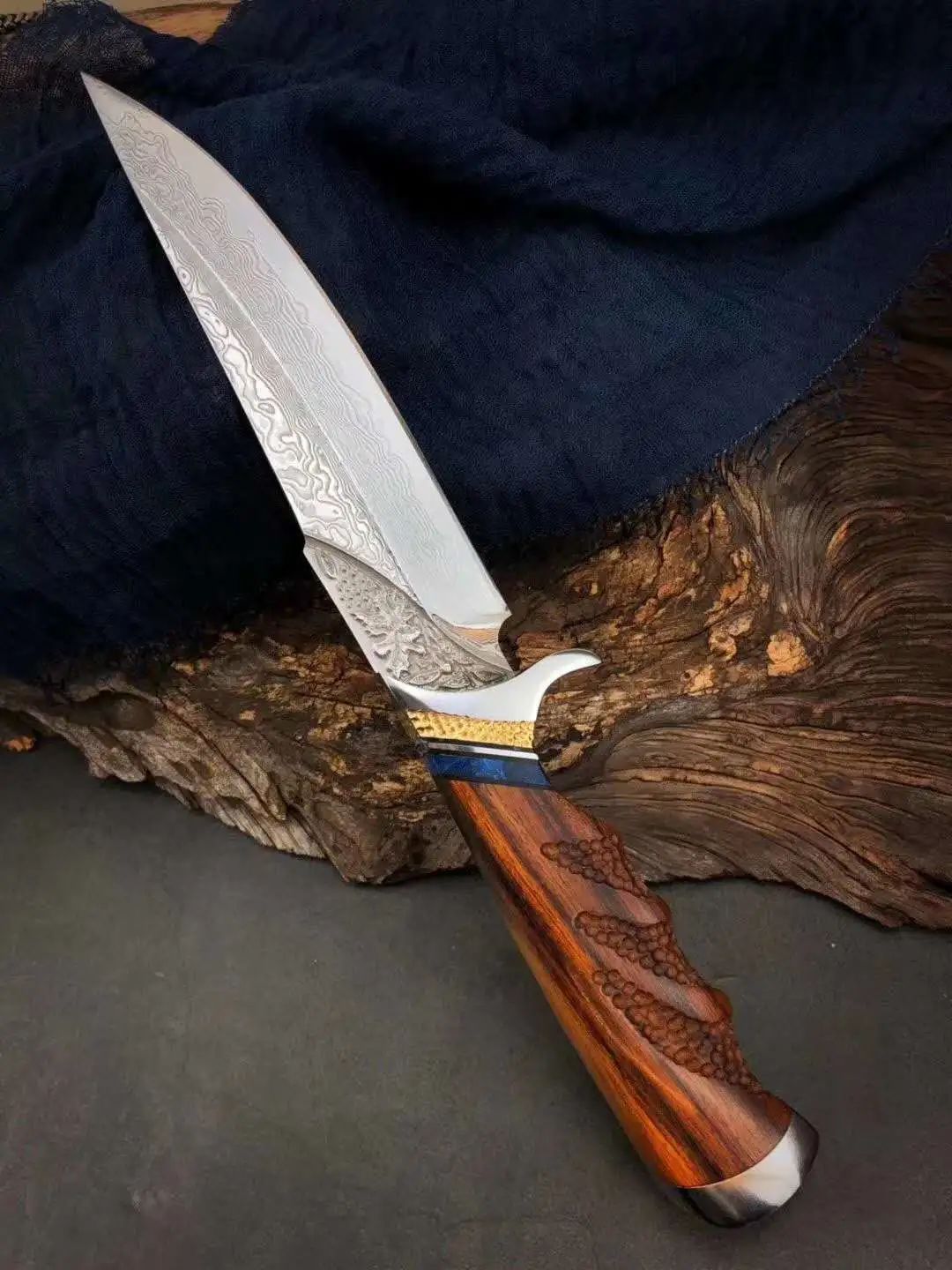 Handmade Damascus Steel Hunting Knife with Leather Sheath